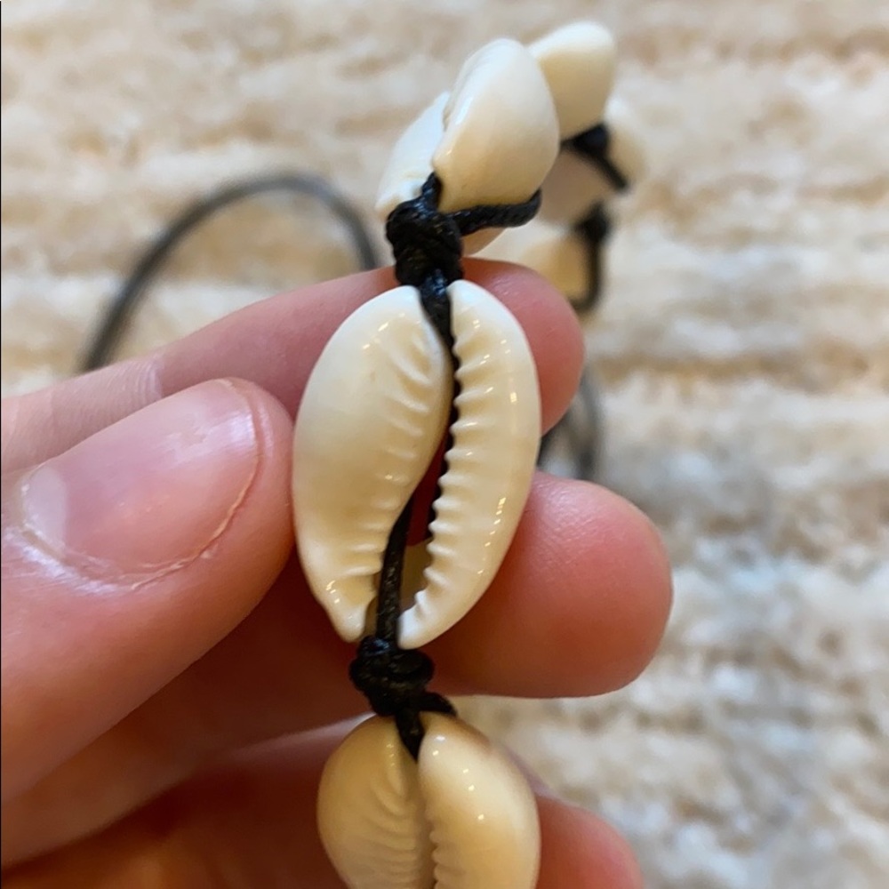 Puka Shell necklace - Picture 3 of 4